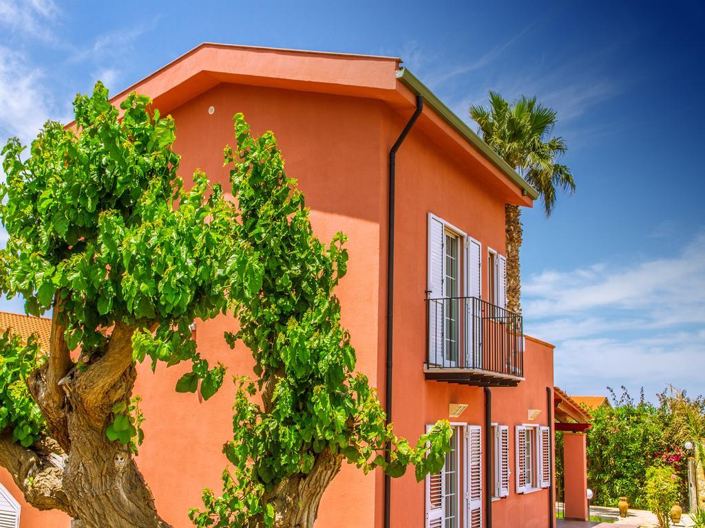 Gelso Bianco Apartments Campofelice Di Roccella Exteriér fotografie