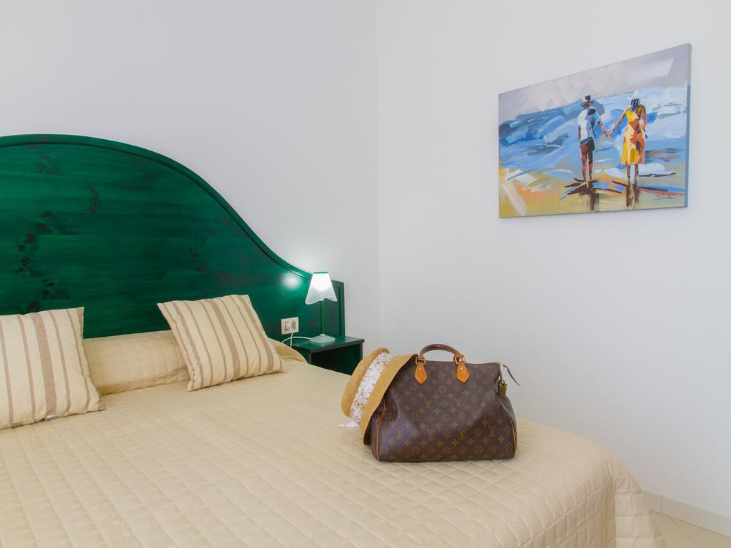 Gelso Bianco Apartments Campofelice Di Roccella Exteriér fotografie