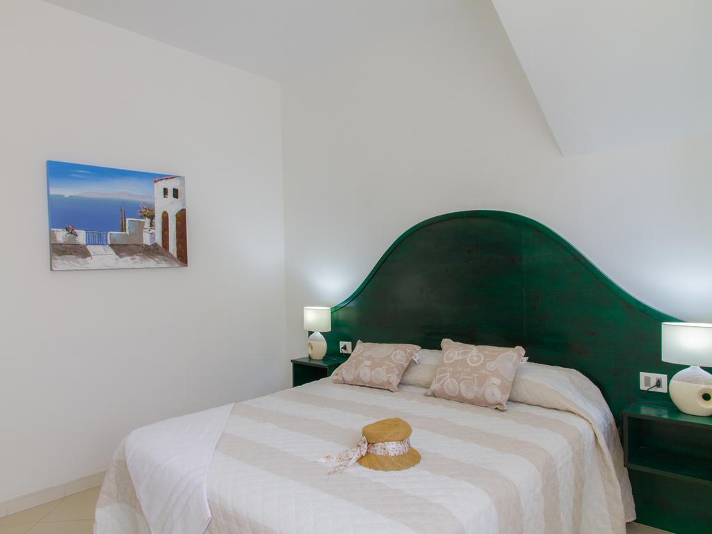 Gelso Bianco Apartments Campofelice Di Roccella Exteriér fotografie