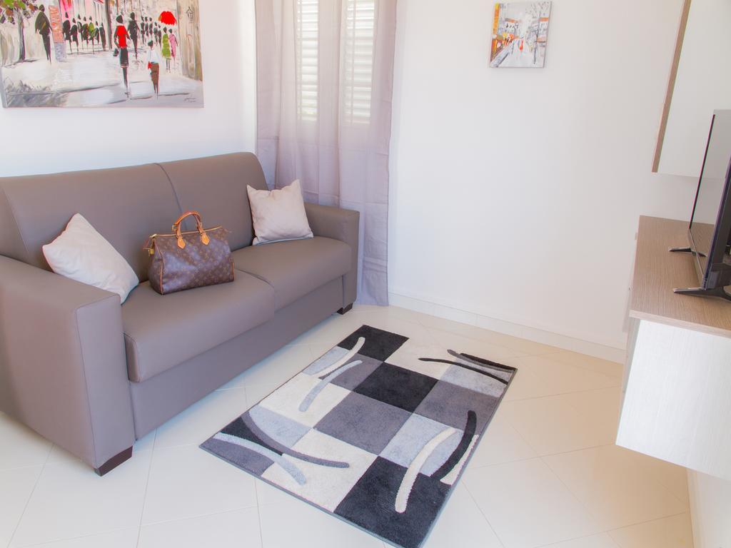 Gelso Bianco Apartments Campofelice Di Roccella Exteriér fotografie