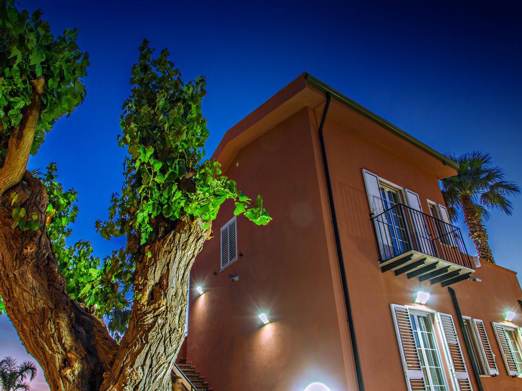 Gelso Bianco Apartments Campofelice Di Roccella Exteriér fotografie