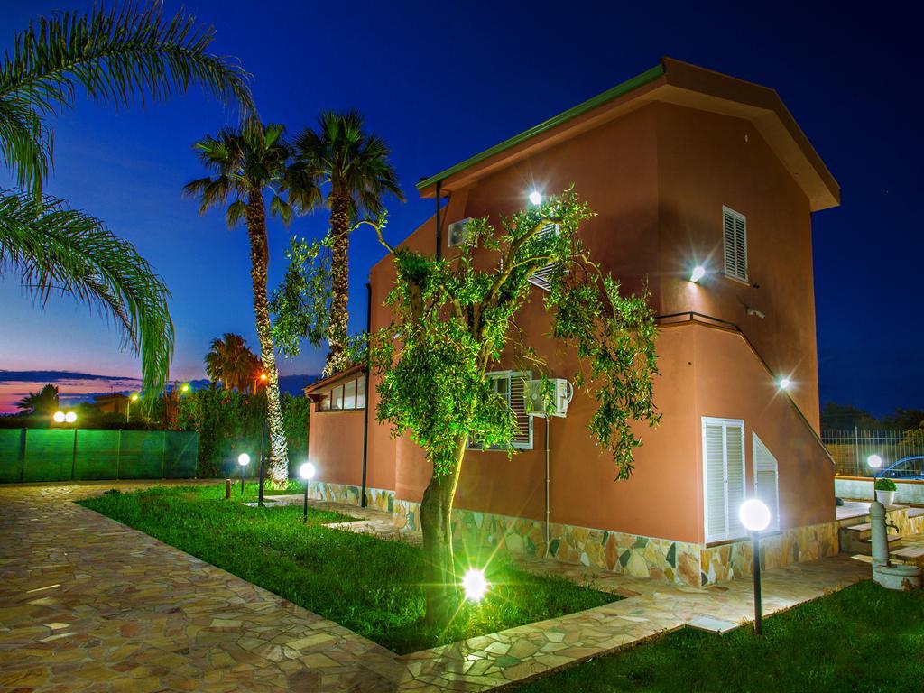 Gelso Bianco Apartments Campofelice Di Roccella Exteriér fotografie